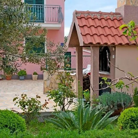 아파트 Olea 로고즈니차